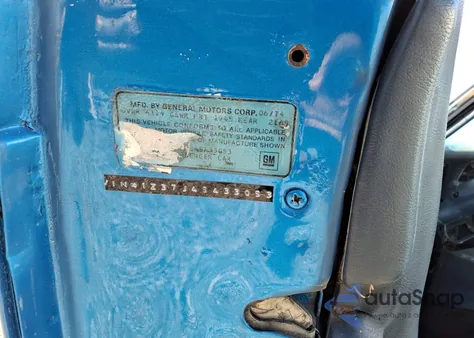 1974 Chevrolet Corvette z USA, uszkodzony, nr VIN 1Z37J4S433053